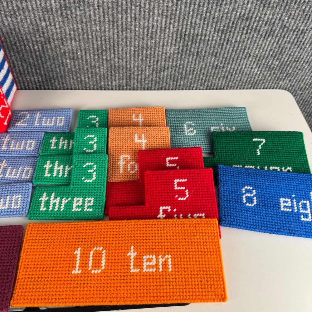 Vintage Needlepoint Counting Set Montessori Homeschool Numbers Toy Set F72Q - Picture 4 of 16